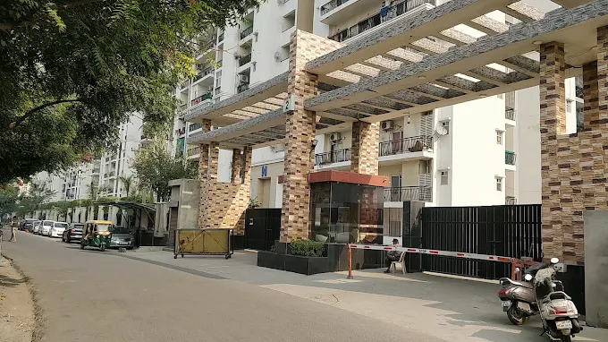 Antriksh Golf View 1
